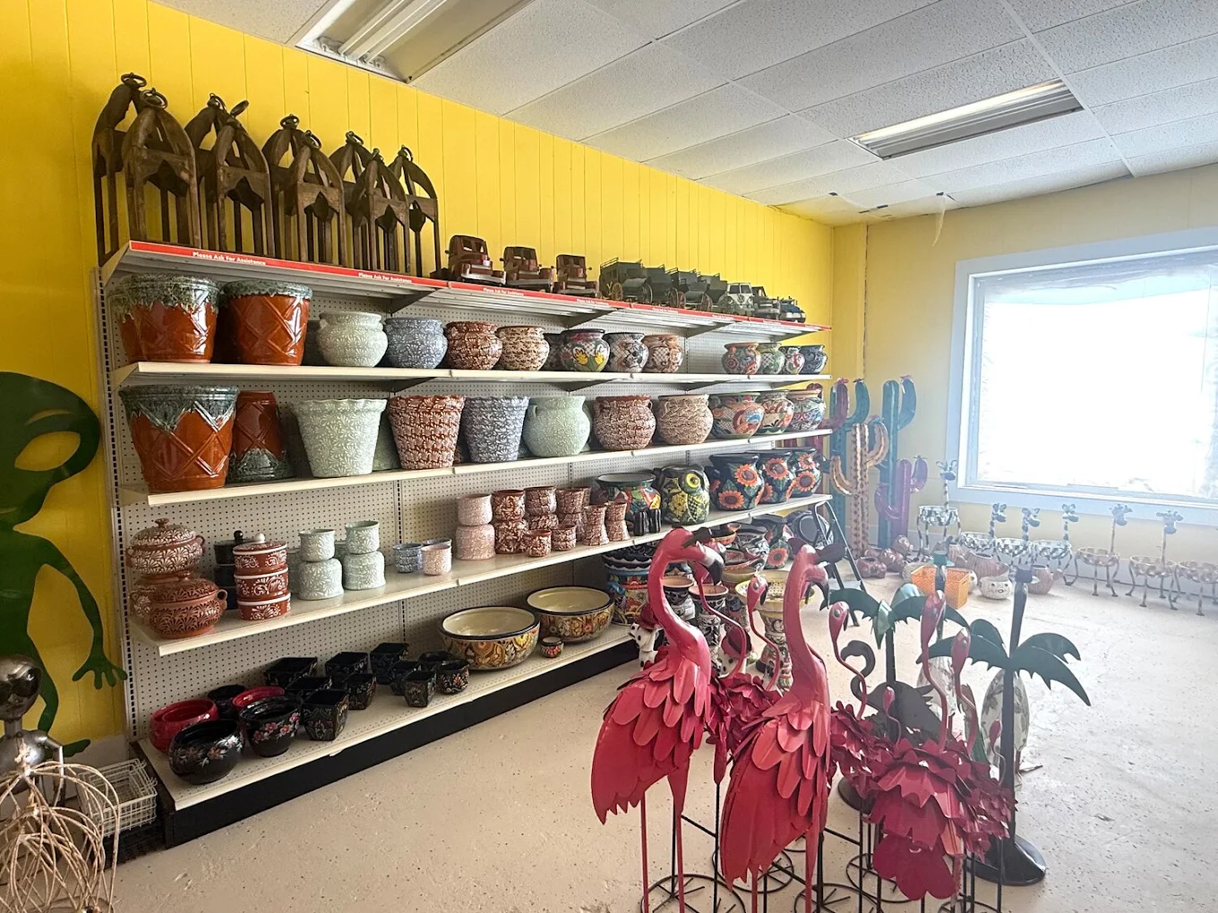 Handcrafted Mexican pottery pots and vases imported from Mexico to Pampa Texas